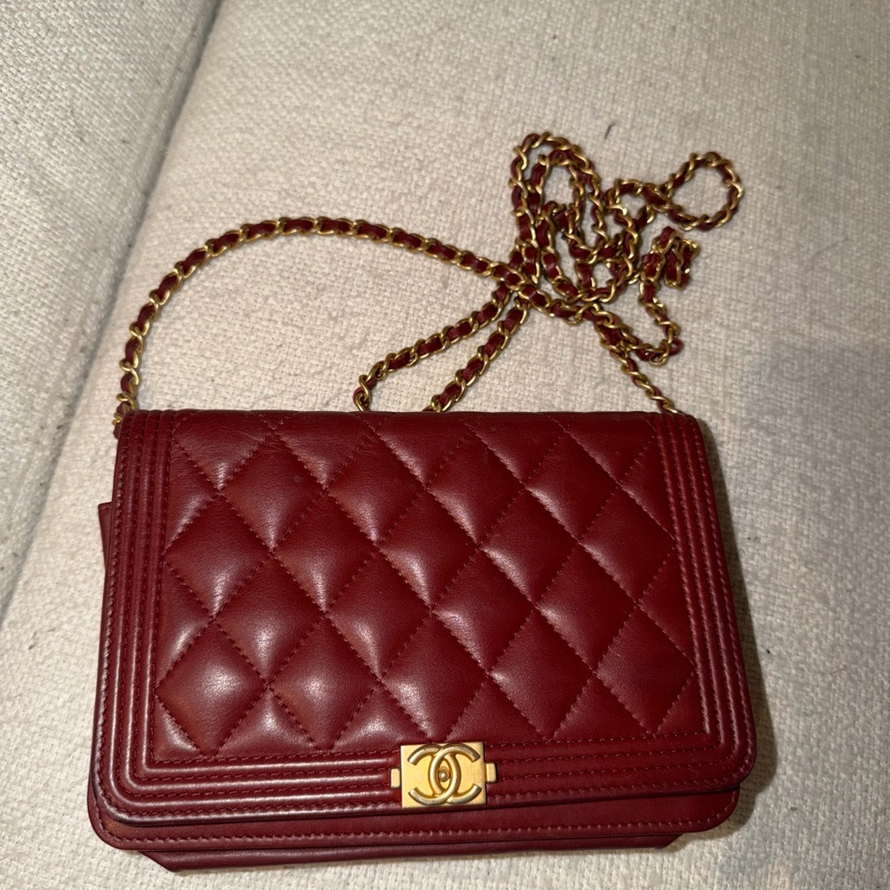 CHANEL Quilted Red Leather Clutch - Picture 5 of 5